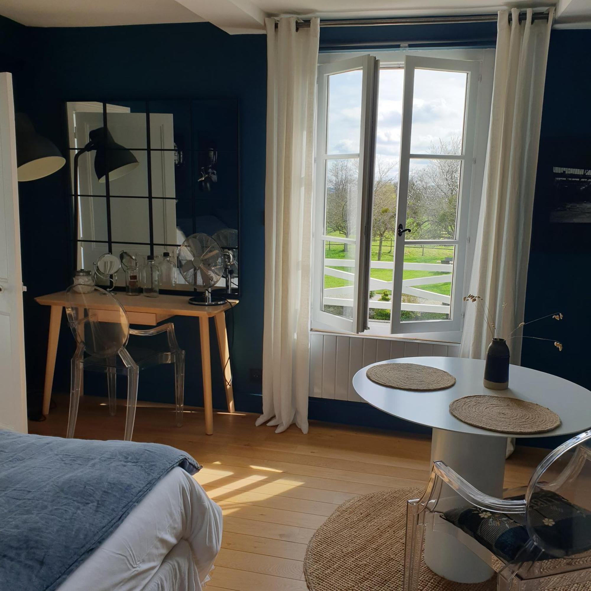 Par Hasard Ou Pas Bed & Breakfast Saint-Martin-aux-Chartrains Exterior photo